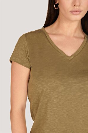 P-004954 - Kadın V Yaka Kısa Kollu Örme T-Shirt - HAKİ YEŞİL