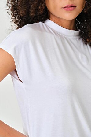 P-004932 - Kadın Kısa Kollu Yüksek Yaka Örme T-Shirt - OPTİK BEYAZ