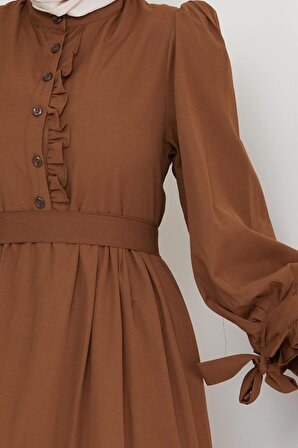 Önü Fırfırlı Kolu Bağlamalı Elbise Kahverengi
