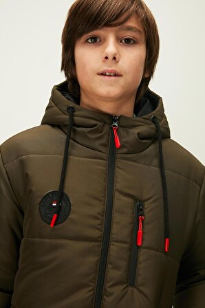 Erkek Çocuk Içi Elyaflı Kapüşonlu Su Ve Rüzgar Geçirmez Şişme Kışlık Mont QRMK-007