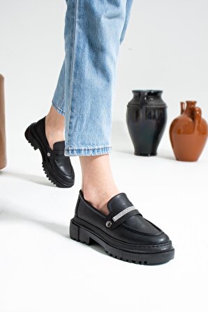 Kristen Kadın Siyah Deri Zincirli Loafer ayakkabı
