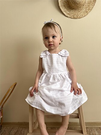 Kolları Fiyonk Detaylı Kız Bebek Elbise