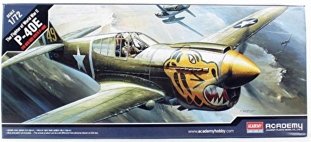 Academy 12468 1/72 P-40E Warhawk Savaş Uçağı Demonte Plastik Maketi