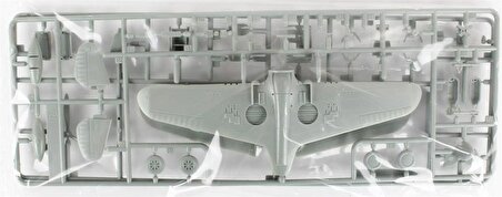 Academy 12468 1/72 P-40E Warhawk Savaş Uçağı Demonte Plastik Maketi
