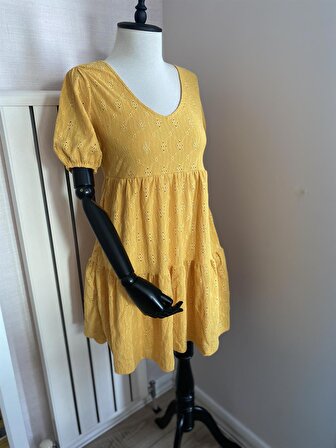 V yaka Güpür Sarı Elbise