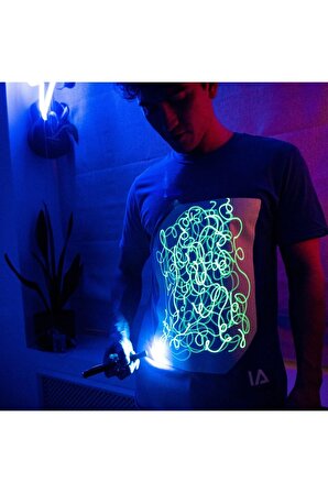 İlluminated Apparel Karanlıkta Parlayan Interaktif T-shirt - Eğlence Için Parti - Geceyi Aydınlat!