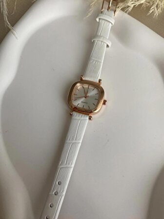 QUARTZ Minimal Vintage Kadın Kol Saati beyaz