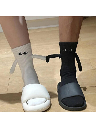 2 Çift Mıknatıslı Elele Tutuşan Eğlenceli Çift Çorap - Siyah Ve Beyaz