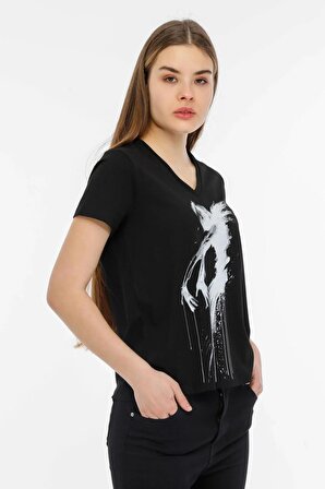 Siyah V Yaka Kadın T-Shirt