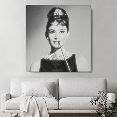 Audrey Hepburn'ün Siyah Bayaz Kanvas Tablosu