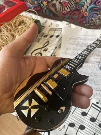 Elektro Gitar El Yapımı Ahşap Minyatür Hediyelik Biblo 25 cm Metallica Collectible James