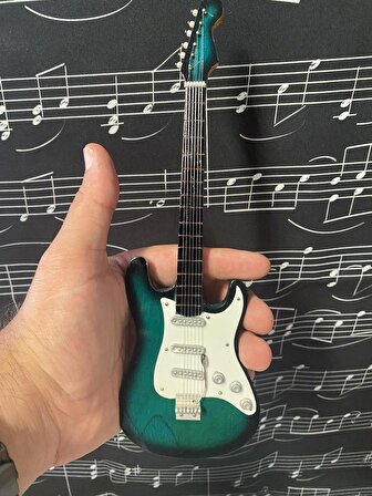 Elektro Gitar Yeşil El Yapımı Biblo Minyatür 25 cm 3D