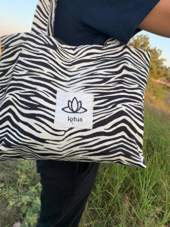 Zebra desenli keten çanta