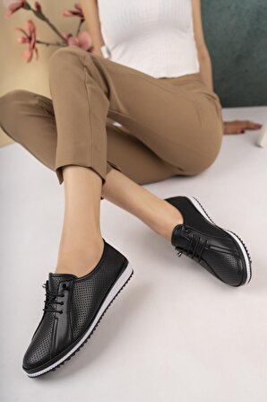 Merve BAŞ Siyah Lastik Bağcıklı Günlük Kadın Ayakkab