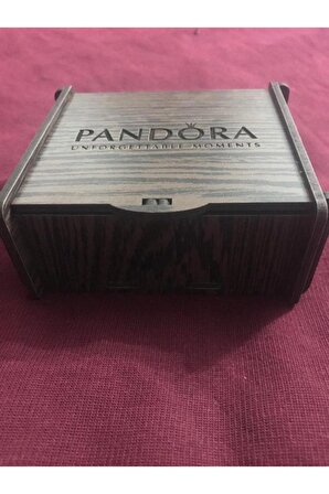 Pandora Tarz, Model Charmlı Bangle Bileklik