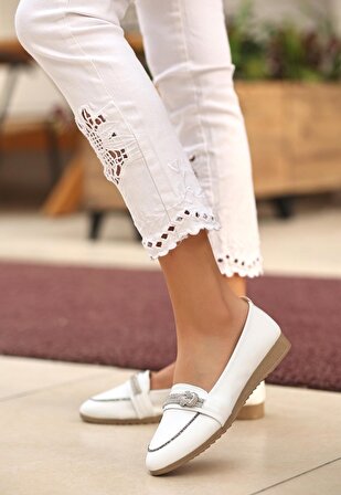 SBN Beyaz Cilt Babet Ayakkabı